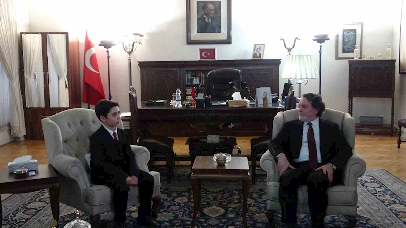 İran’da 23 Nisan Ulusal Egemenlik ve Çocuk Bayramı coşkuyla kutlandı
