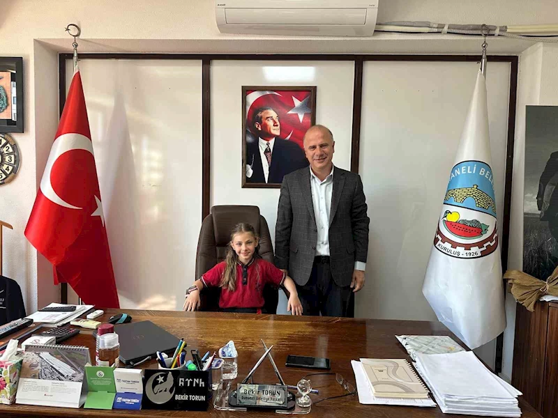 Balaban İlkokulu Öğrencisi Aysima Uğurlu, başkanlık koltuğuna oturdu
