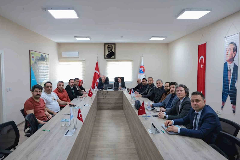 Maltepe Belediye Başkanı Köymen, deprem sonrası Maltepe Afet ve Acil Durum Yönetim Merkezi’ne geldi
