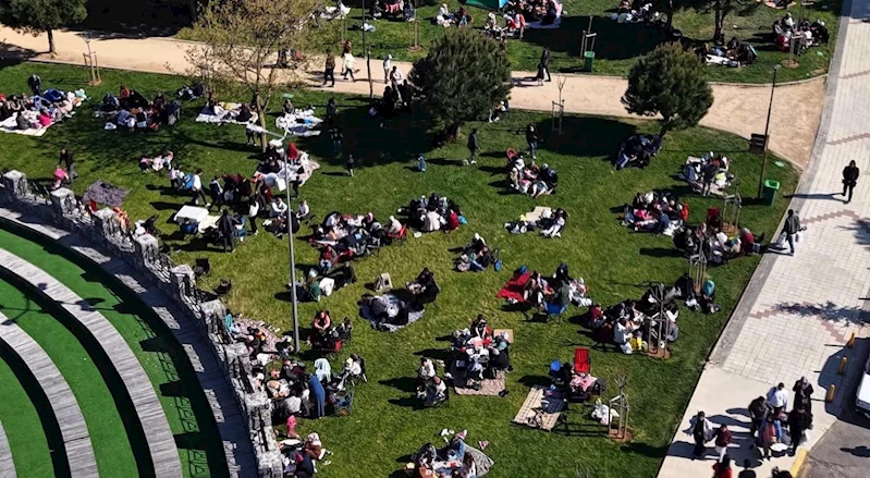 Depremin ardından vatandaşlar Pendik Korusu’na akın etti
