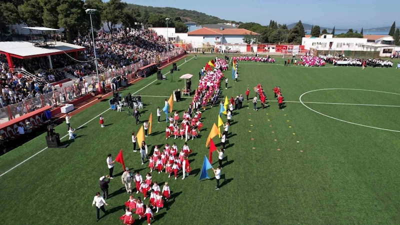 Ayvalık’ta 23 Nisan Ulusal Egemenlik ve Çocuk Bayramı coşkuyla kutlandı
