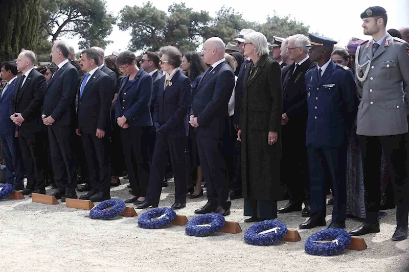 Çanakkale Kara Savaşları’nın yıl dönümünde Fransız ve İngiliz anıtlarında tören düzenlendi

