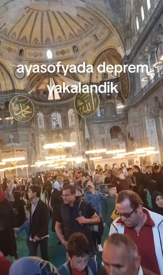 Ayasofya’da deprem paniği kamerada
