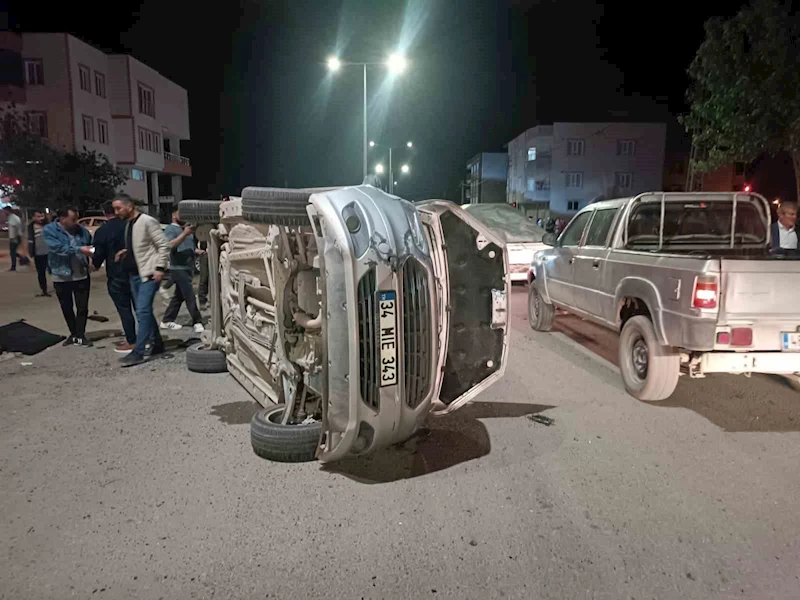 Adıyaman’da iki hafif ticari araç çarpıştı: 4 yaralı
