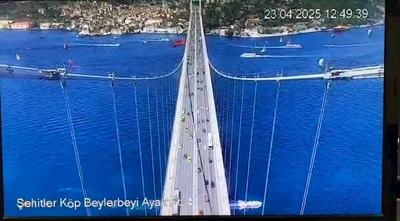Deprem anı 15 Temmuz Şehitler Köprüsü’nün kamerasına yansıdı
