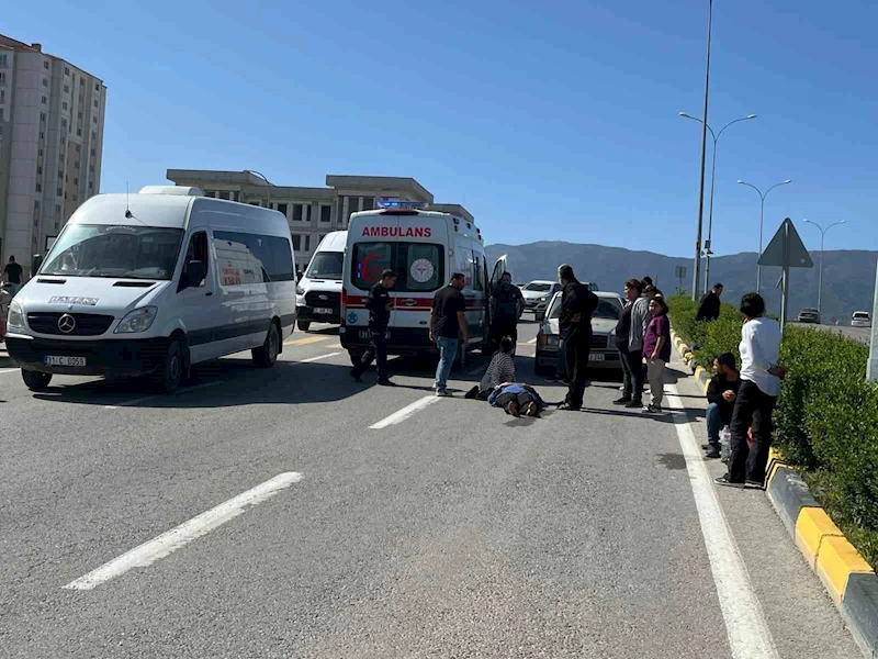 Yaya geçidinde aracın çarptığı kadın yaralandı
