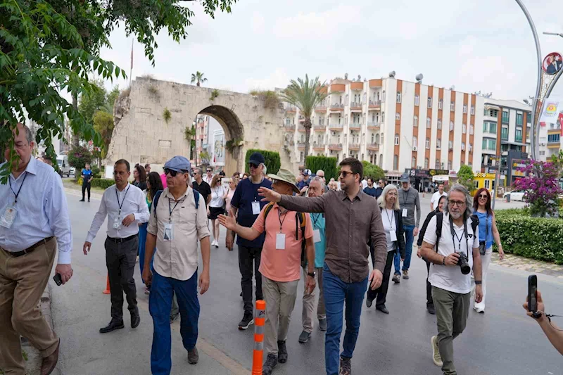 FIJET üyeleri Tarsus’ta sanat ve tarihi keşfetti
