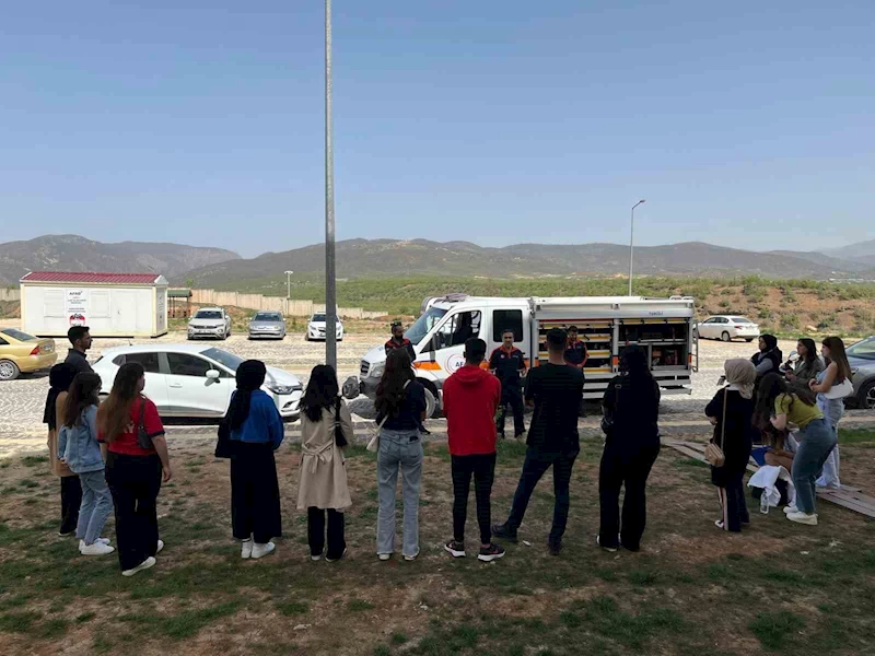 Munzur Üniversitesi öğrencileri afet farkındalığı için bir araya geldi
