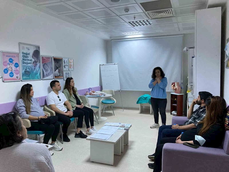 Tunceli’de Gebe Okulunda anne ve baba adaylarına Heimlich manevrası eğitimi
