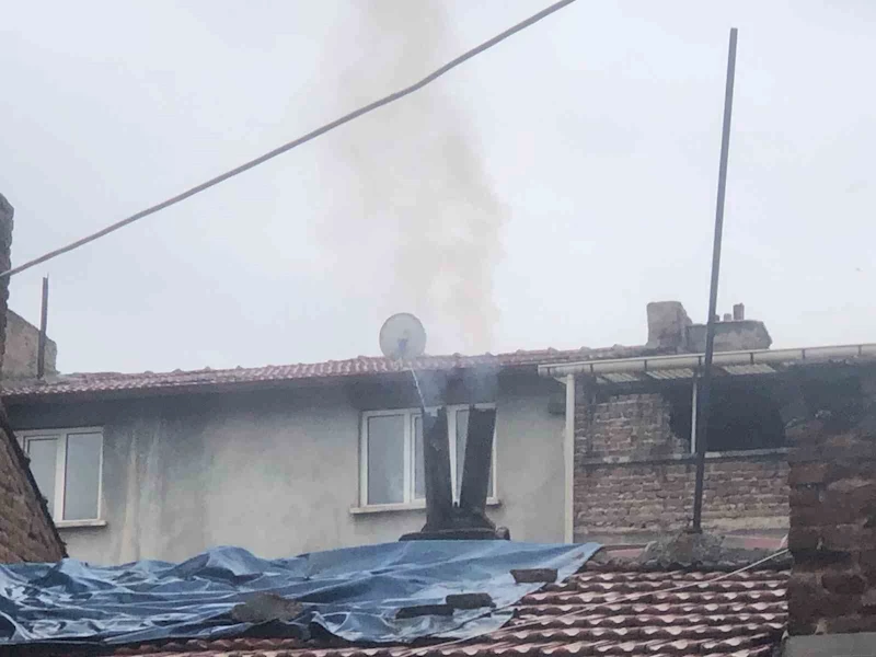 Bacadan çıkan duman mahalleyi sardı
