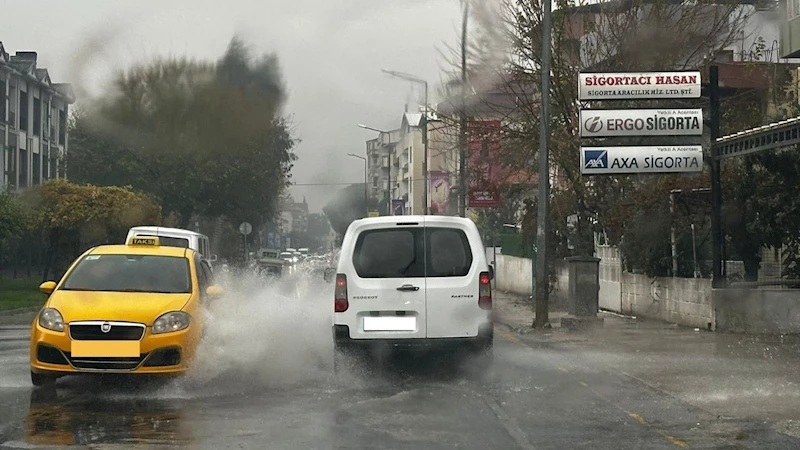 Milas’ta sağanak yağış etkili oldu
