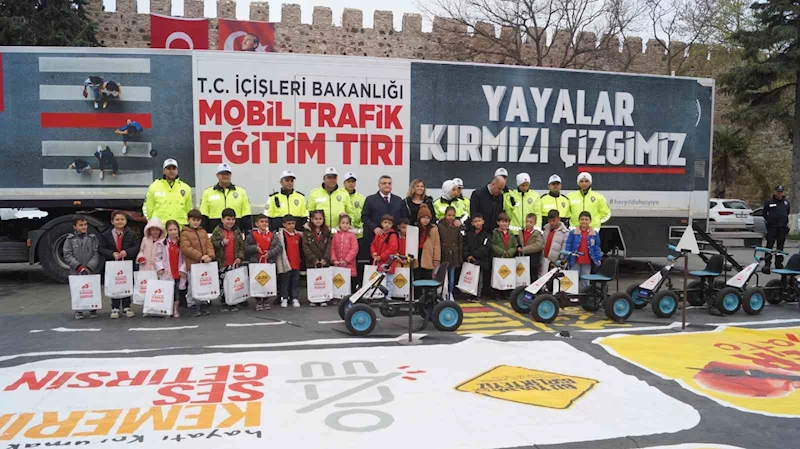 Mobil Trafik Eğitim Tırı Sinop’ta
