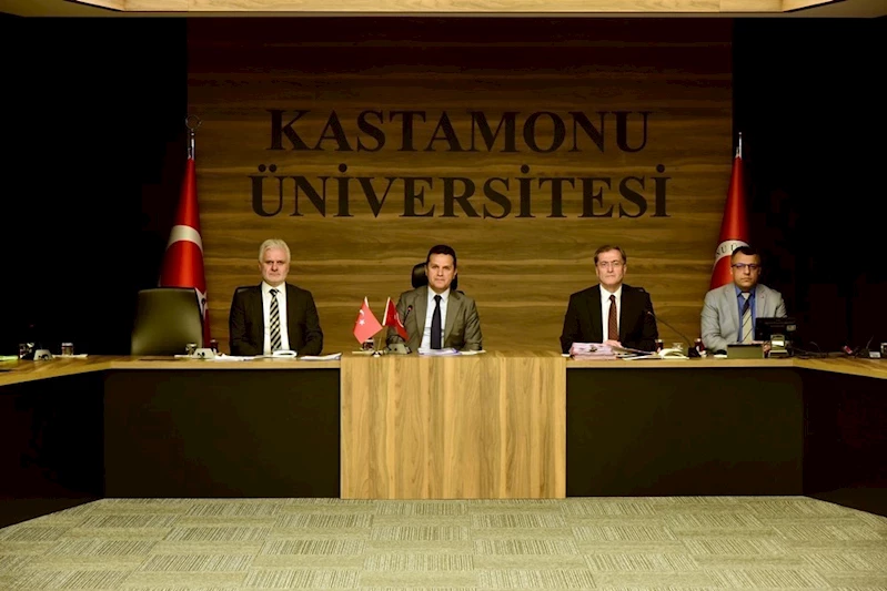 Kastamonu Üniversitesi senato toplantısında öğrenci projeleri ve mezun analizi ele alındı
