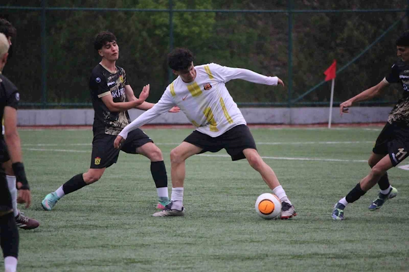 U18 Türkiye Futbol Şampiyonası Karabük’te başladı
