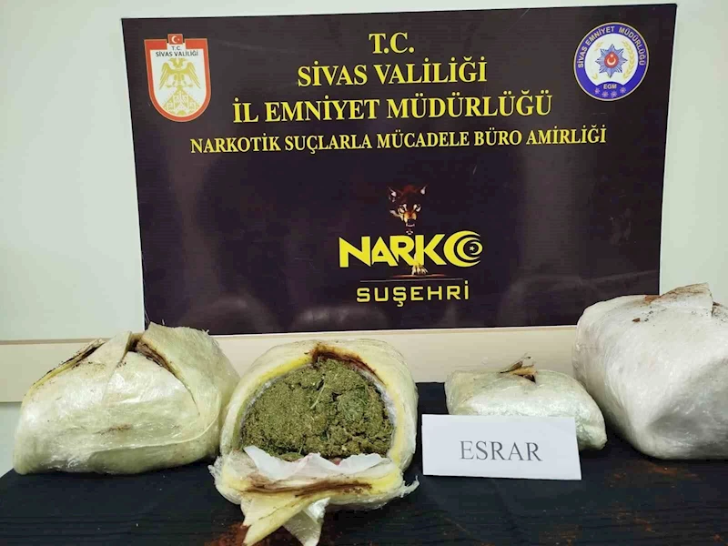 Sivas’ta 5 kilo 100 gram esrar ele geçirildi
