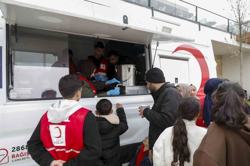 İstanbul’da Kızılay, geceyi sokakta geçirecekler için beslenme desteğini sürdürecek
