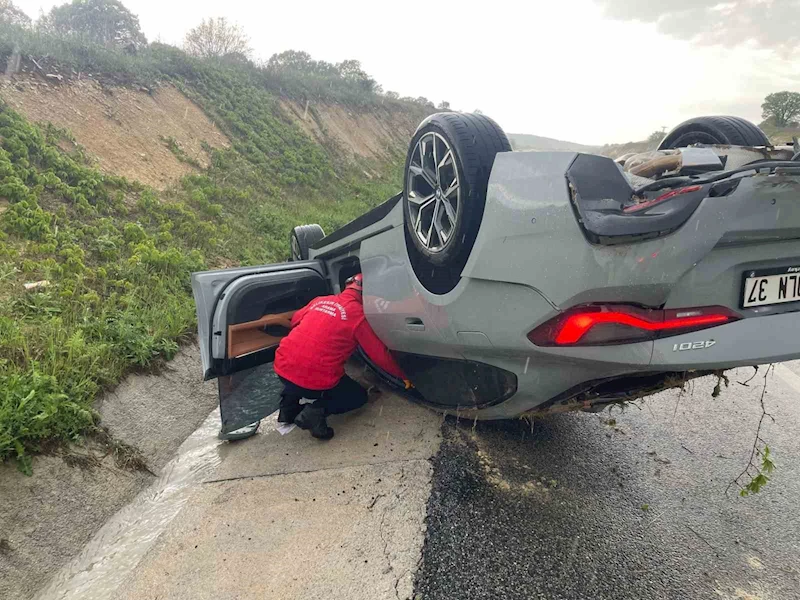 Balıkesir’de otobanda araç takla attı: 4 kişi yaralandı
