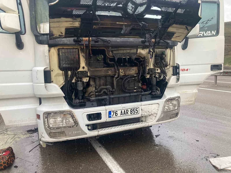 Seyir halindeki tırda yangın çıktı
