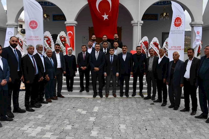 Levent Camii dualarla ibadete açıldı
