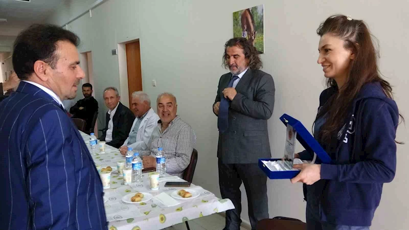Binlerce öğrenci yetiştiren Van YYÜ’nün çınarı emekli oldu
