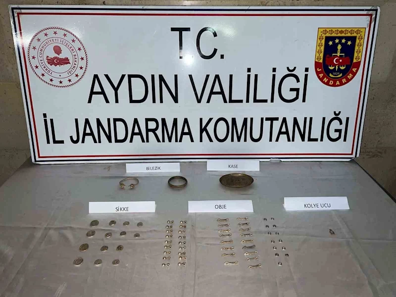 Jandarmadan besihane ve seraya baskın: 3,5 milyon TL değerinde tarihi eser ele geçirildi
