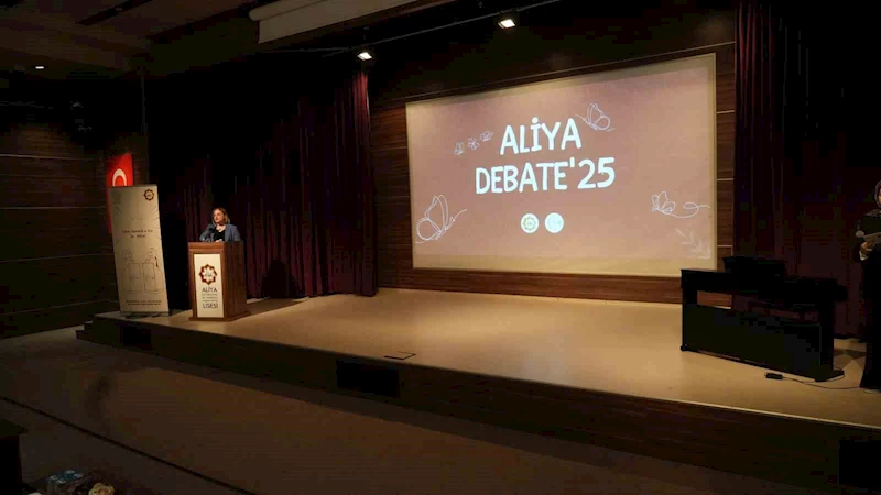 Bayrampaşa’da İngilizce münazara yarışması heyecanı
