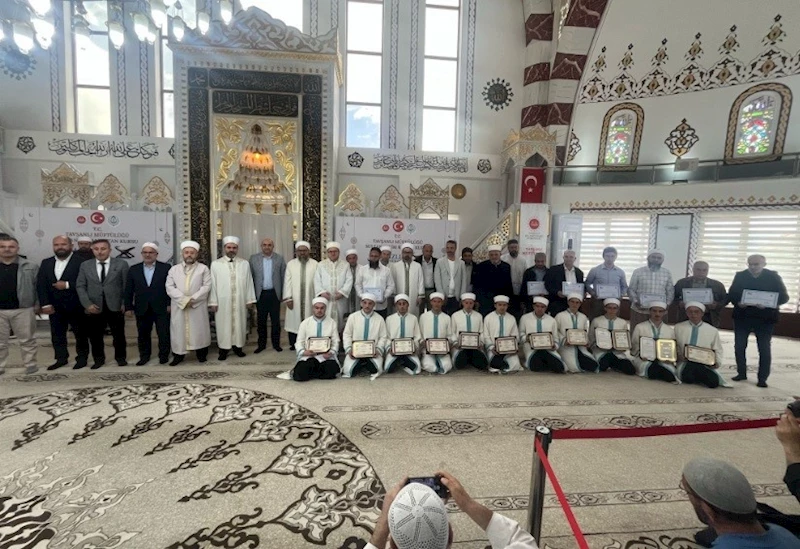 Tavşanlı Sultan Selim Kur’an Kursu’ndan 11 hafız mezun oldu
