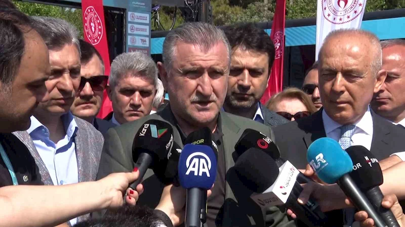 Osman Aşkın Bak: 