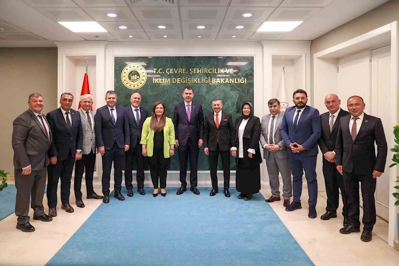 Çevre, Şehircilik ve İklim Değişikliği Bakanlığı’ndan Kütahya’daki belediyelere 100 milyon liralık destek
