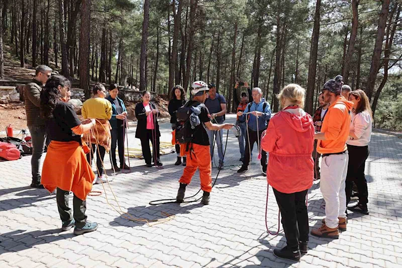 Mahalle Afet Gönüllüsü eğitimleri başladı
