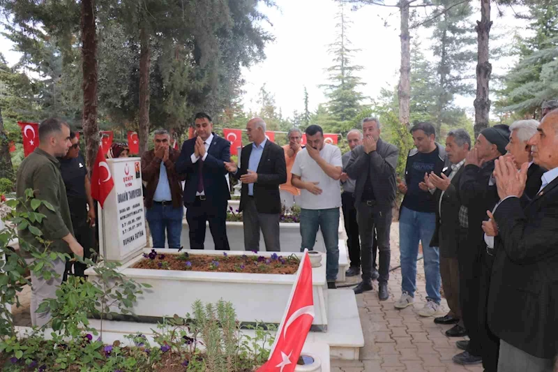 Malatya Gazi ve Şehit Aileleri Derneği’nde bayrak değişimi

