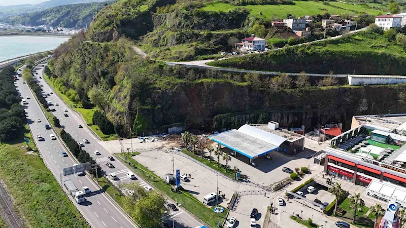 Samsun’da 3 kişinin öldüğü heyelan bölgesi havadan görüntülendi
