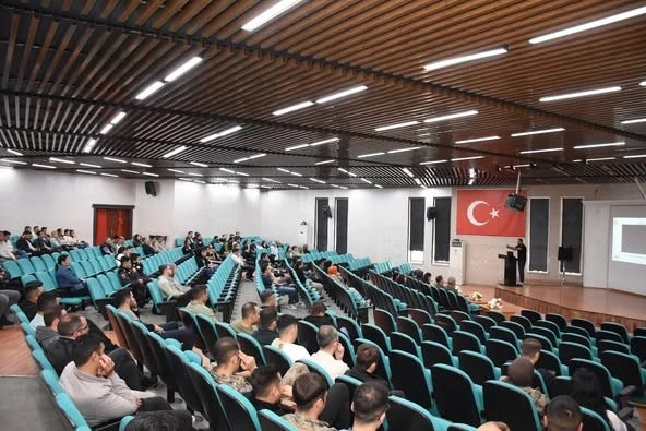 Emniyet ekiplerine seminer düzenlendi
