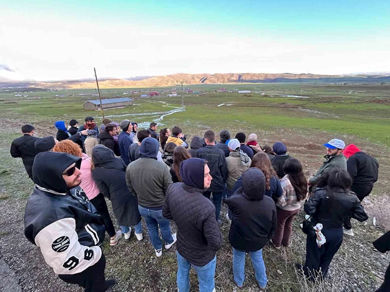 Öğrenciler, Bingöl’de fay hatlarını yerinde inceledi
