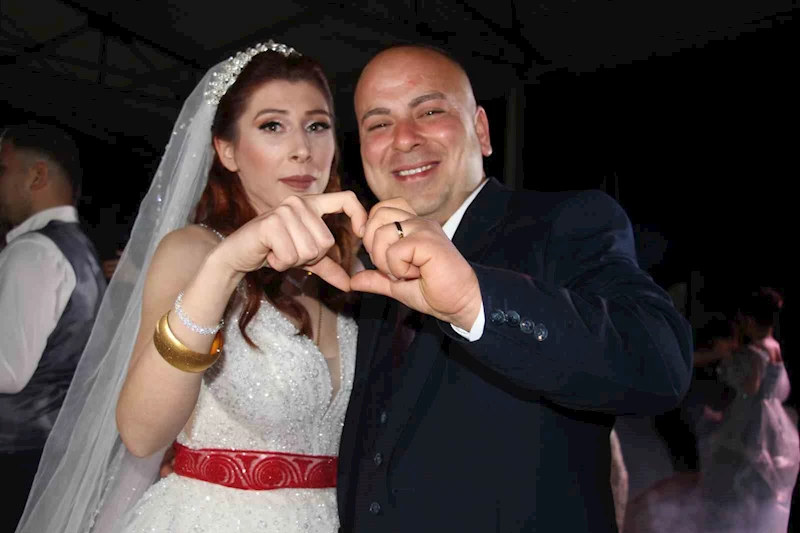 Pandemide nikahlanan çiftin düğün hayali 5 yıl sonra gerçek oldu

