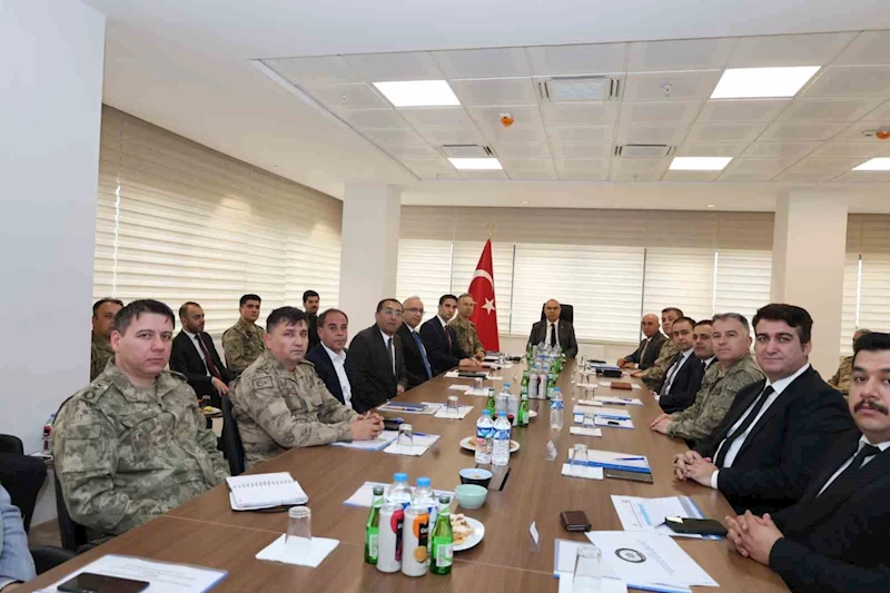 Ağrı’da düzensiz göç ve sınır güvenliği masaya yatırıldı
