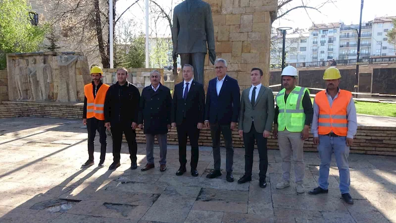 60 Yıllık anıtın çevresi yenileniyor
