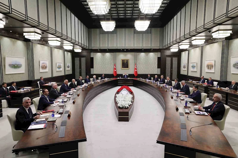Cumhurbaşkanlığı Kabinesi, Cumhurbaşkanı Recep Tayyip Erdoğan başkanlığında Cumhurbaşkanlığı Külliyesi’nde toplandı.
