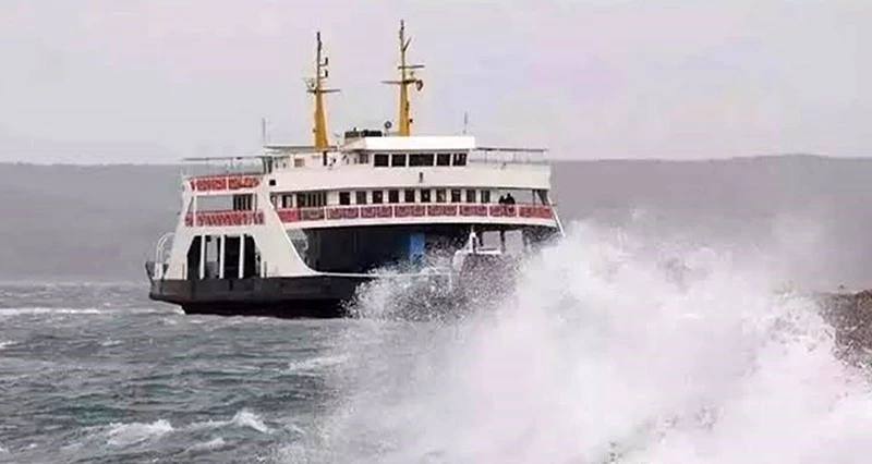 Erdek’te feribot seferleri iptal

