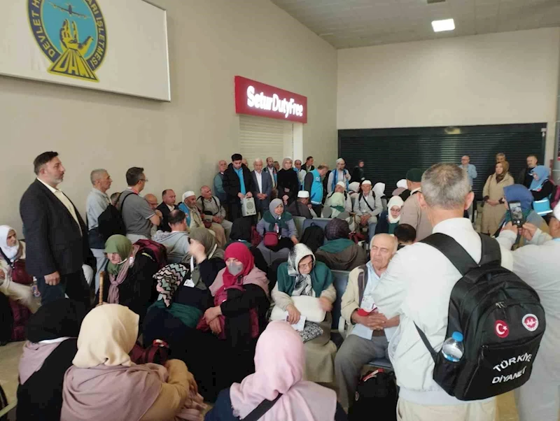İlk hacı kafileleri kutsal topraklara yola çıktı
