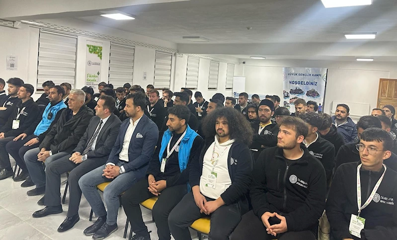 Hüyük’teki kampta gençler tarımı öğreniyor
