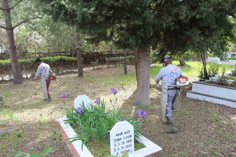 Büyükşehir’den mezarlıklarda bakım onarım çalışması
