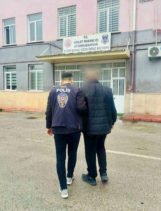 Dolandırıcılıktan aranan şahıs yakalandı
