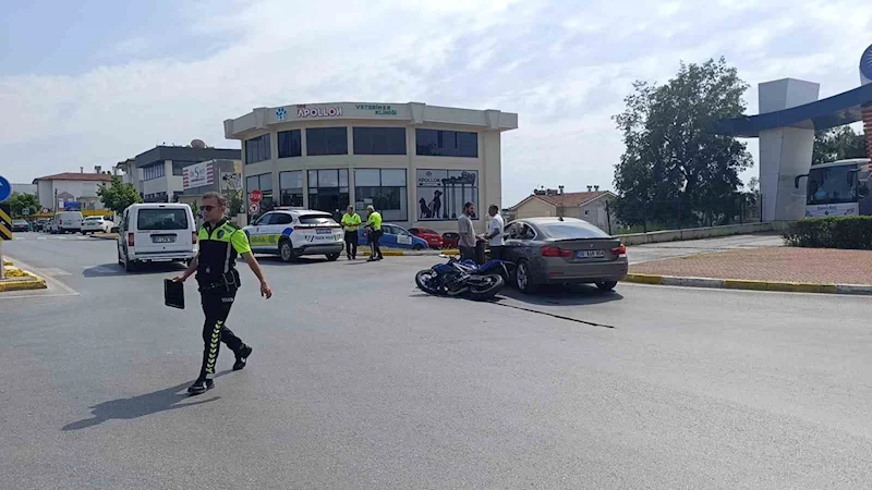 Motosikletliye takla attıran kaza kamerada
