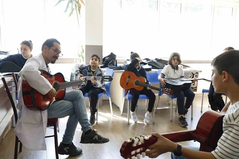 Başkan Çerçioğlu’ndan sanatçılara destek
