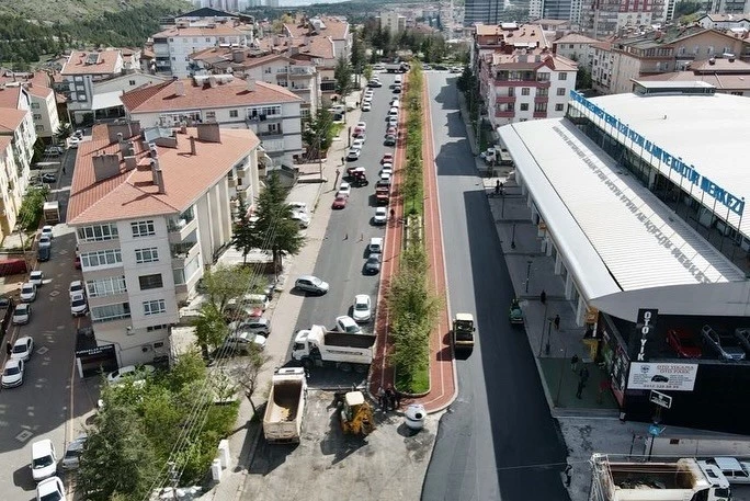 Pursaklar Belediyesi, yol yenileme çalışmalarına başladı
