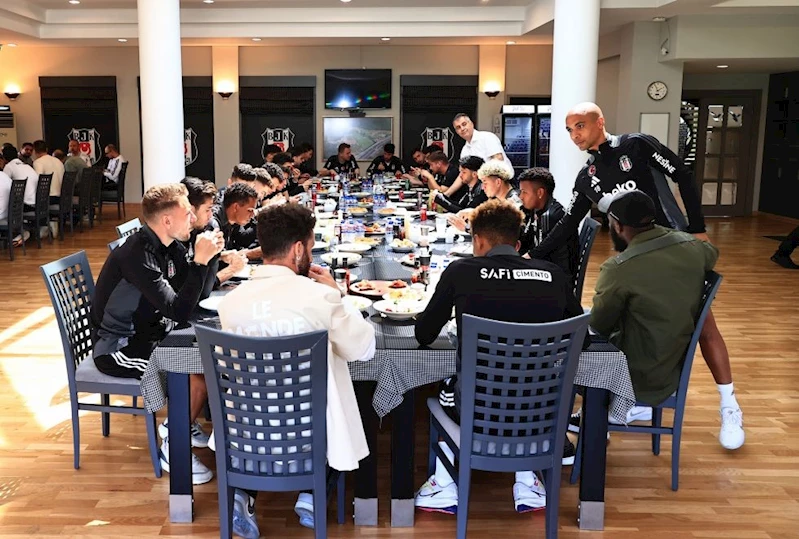 Beşiktaş Başkanı Serdal Adalı, Futbol A Takımı ile buluştu
