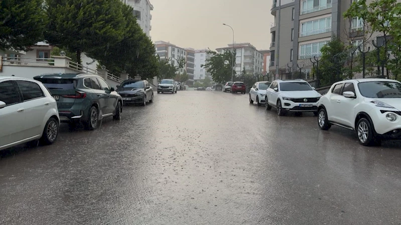 Gaziantep’te sağanak hayatı olumsuz etkiledi
