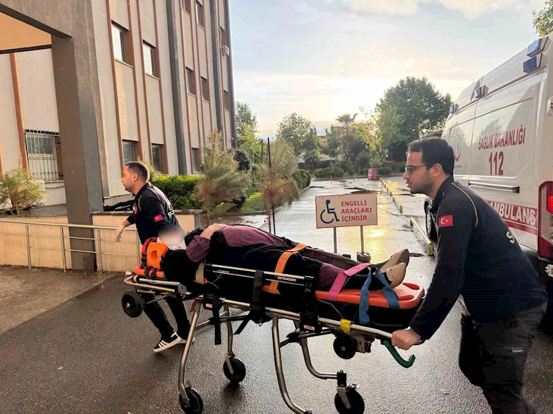 Adıyaman’da otomobil şarampole savruldu: 4 yaralı
