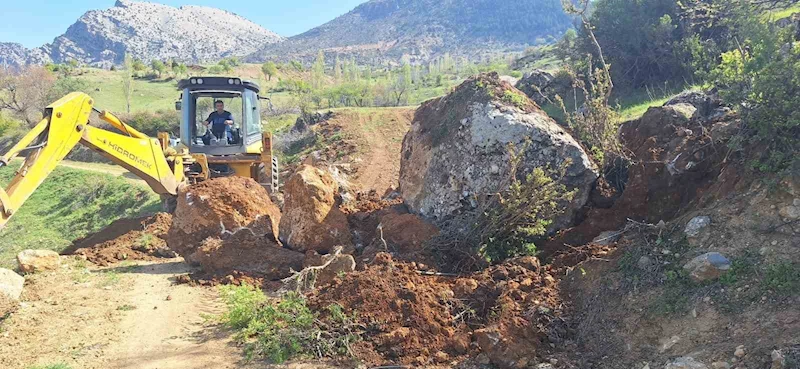 Onikişubat’ta yol çalışmaları
